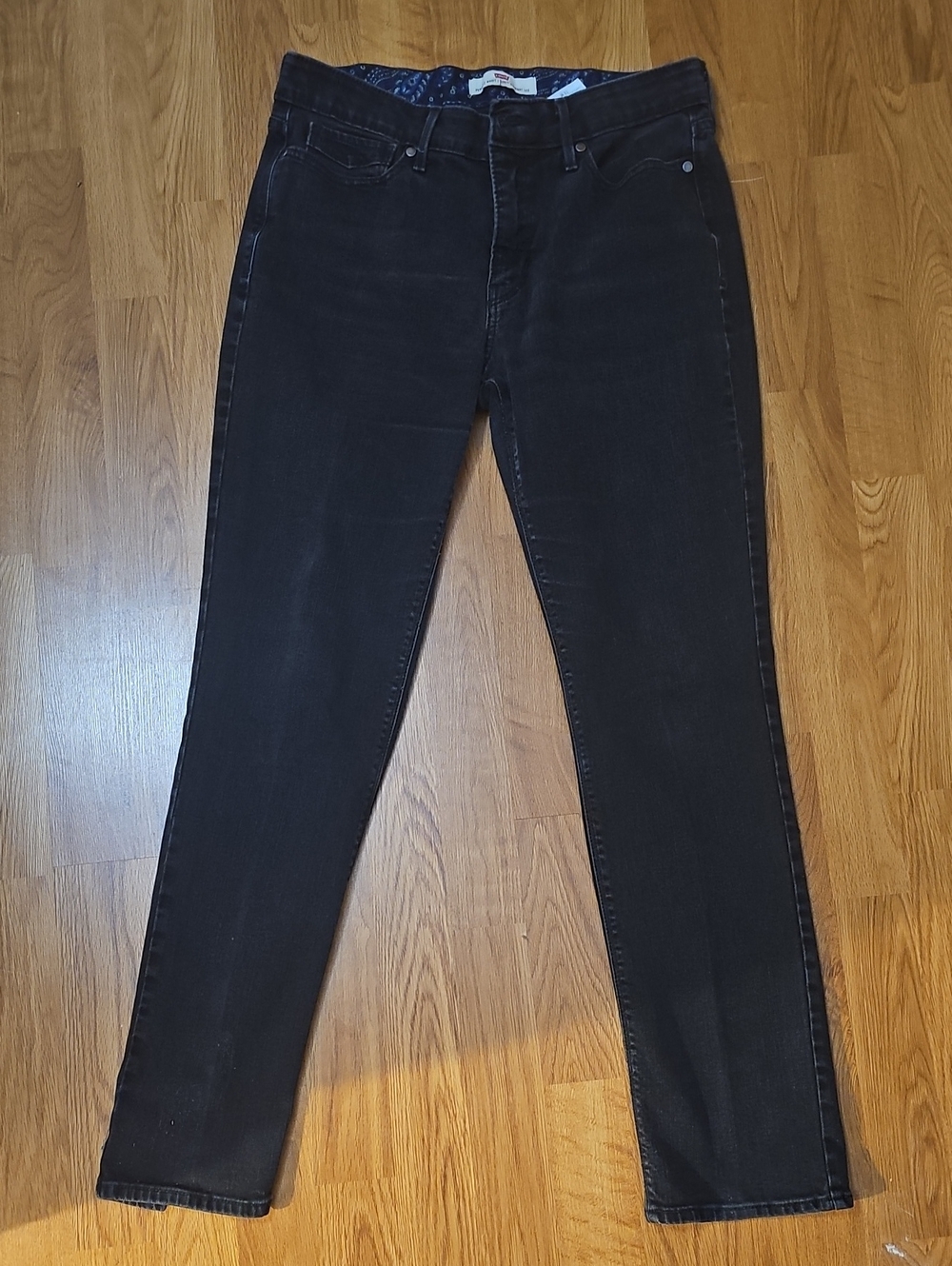 Levi's Women's Black Straight Leg Jeans